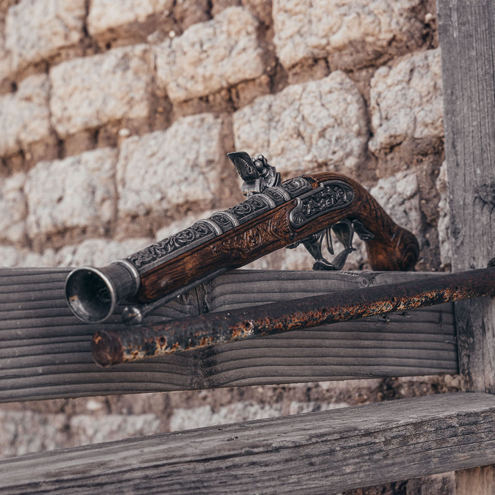arquebus flintlock pistol replica on rail